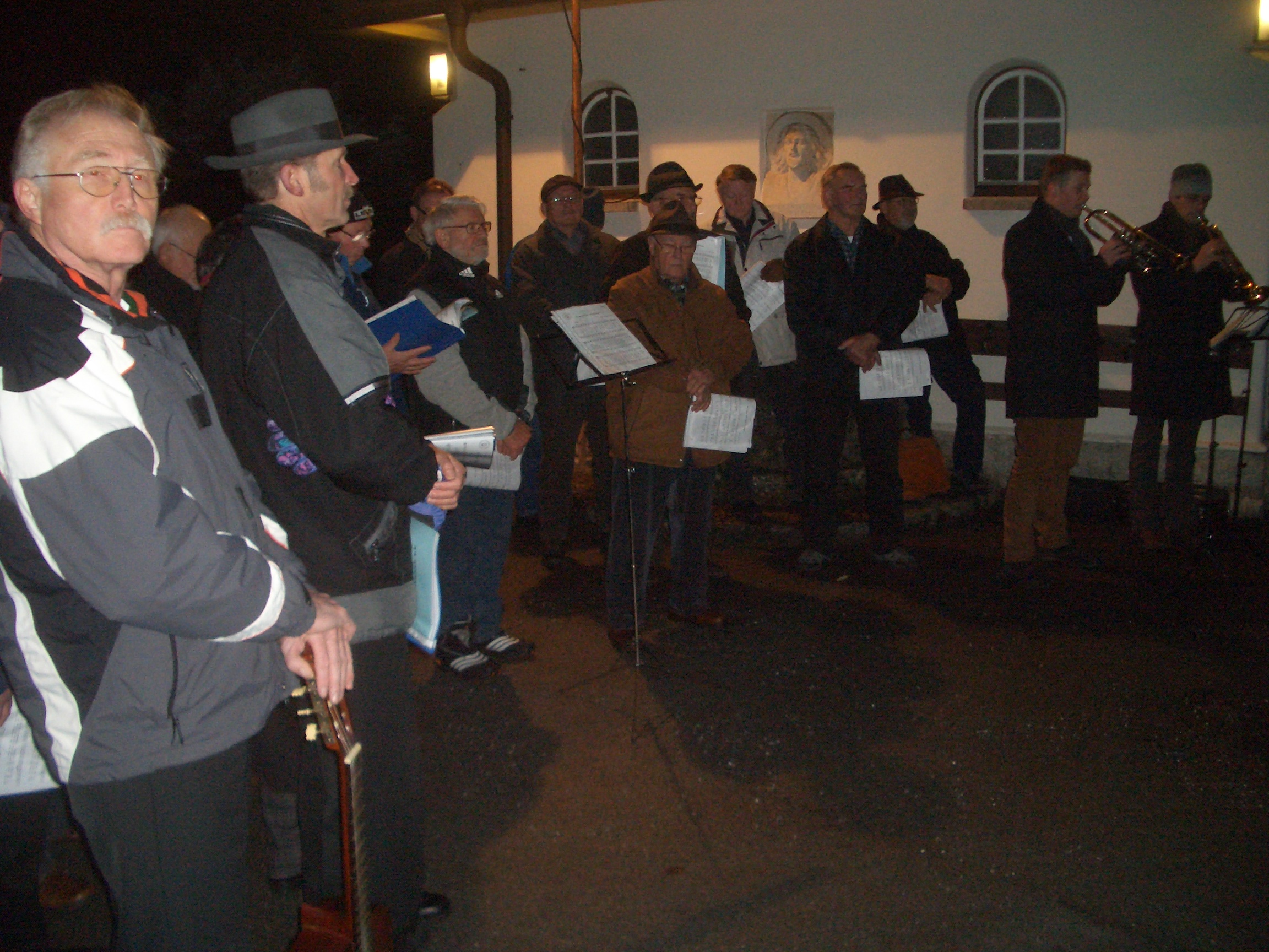 2012-81 Friedhof Weinachtslieder.jpg